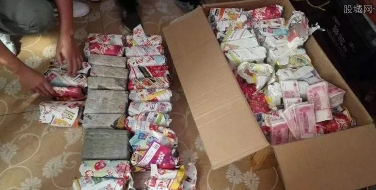 男靠美女照赚1500万 涉案受害人近万名