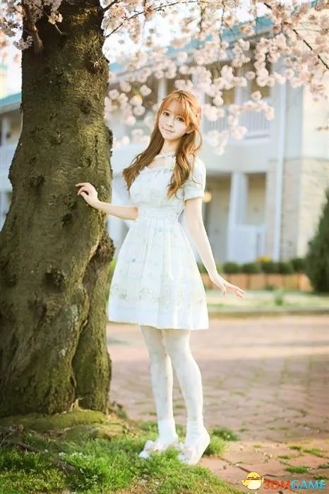 韩国清纯女孩爆红网络 网友感叹韩国医生医术精湛