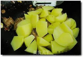 土豆烧排骨