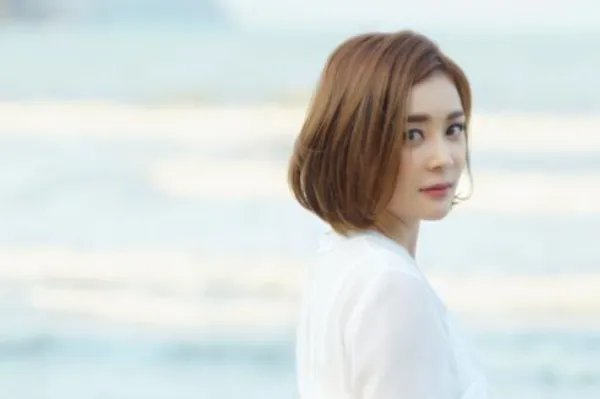 袁姗姗分享姐姐幕后淤青腿，参加《浪姐2》真的能够让她们翻红吗？