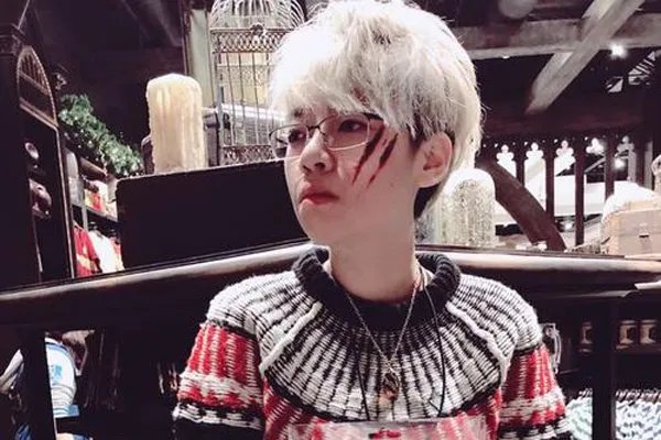 渗透之c君是男是女照片 看上去是男的简介上是女的