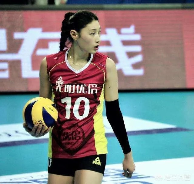 央视评论员、前国手李颖称“金软景跟朱婷已不是一个档次”,对此你如何评价?