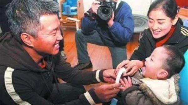 曾经27岁出道大火40岁被抓的满文军,现状如何?