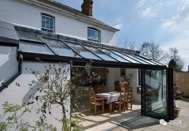花园里有一间阳光房,美了这个灿烂的季节