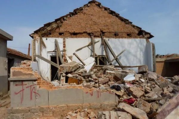 城中村拆迁诞生大量亿万富翁，为什么有些拆迁户最后生活变得落魄呢？